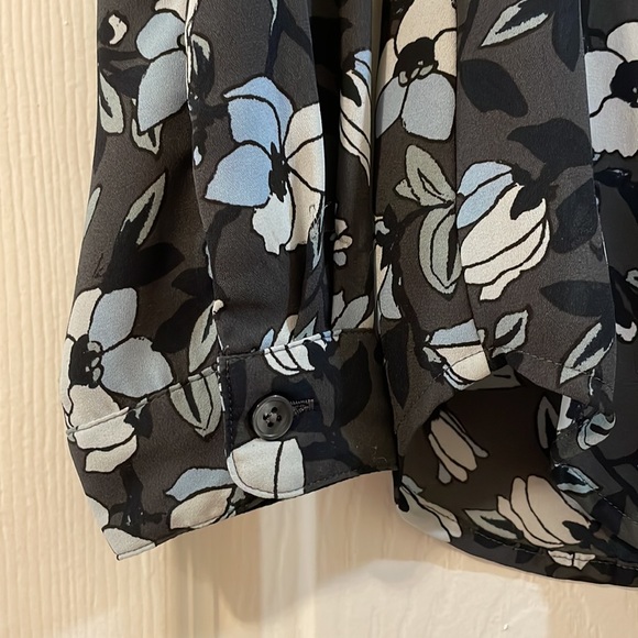Loft Blue Floral Button Down Shirt - Picture 2 of 7